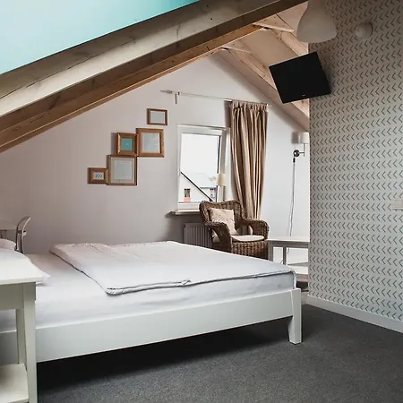 Saka Vacation House Guest house