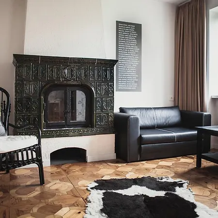 Guest house Saka Vacation House 4*